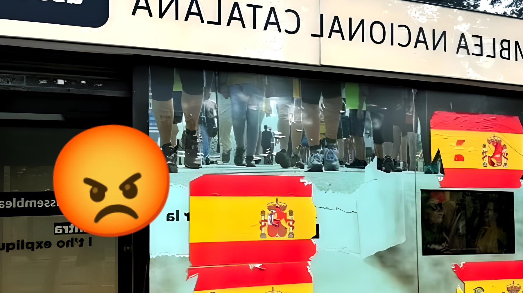 Misterio en la sede de la ANC de Barcelona: ¿Quién colocó todas estas banderas españolas?