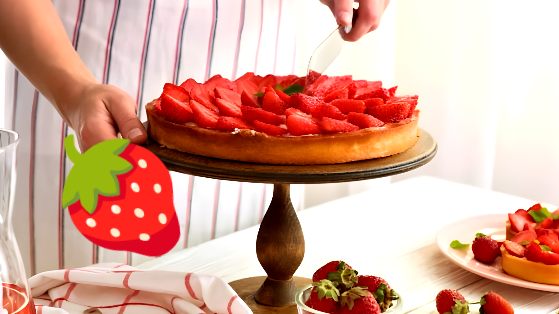 Descubre el secreto para una tarta de fresas casera que parece de pastelería de lujo