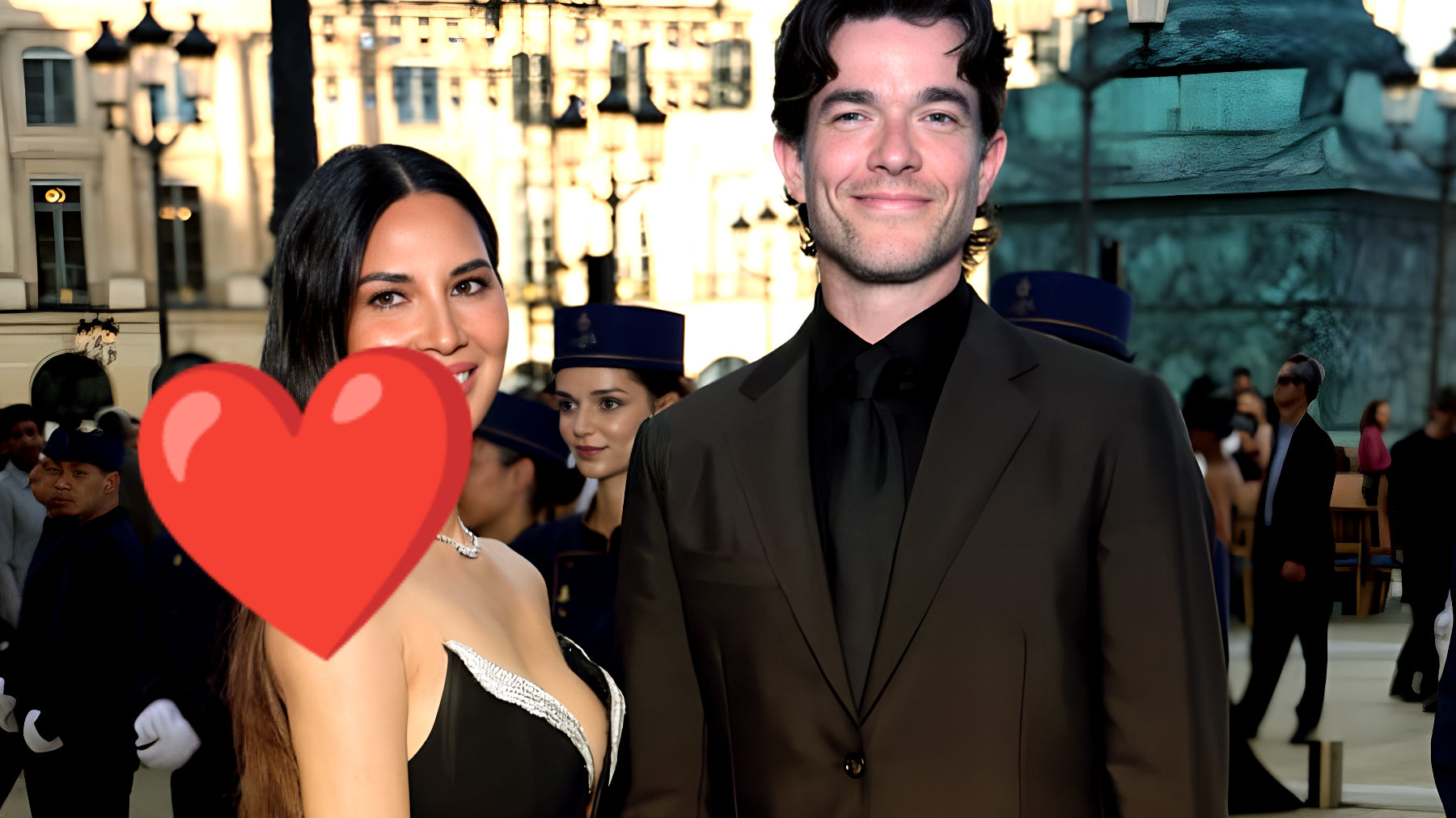 Olivia Munn y John Mulaney sellan su amor entre quirófanos: "Cuatro operaciones por un cáncer agresivo"